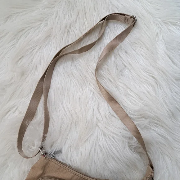 SALE. Sm Baggallini w/pink builtin wallet - Picture 3 of 15